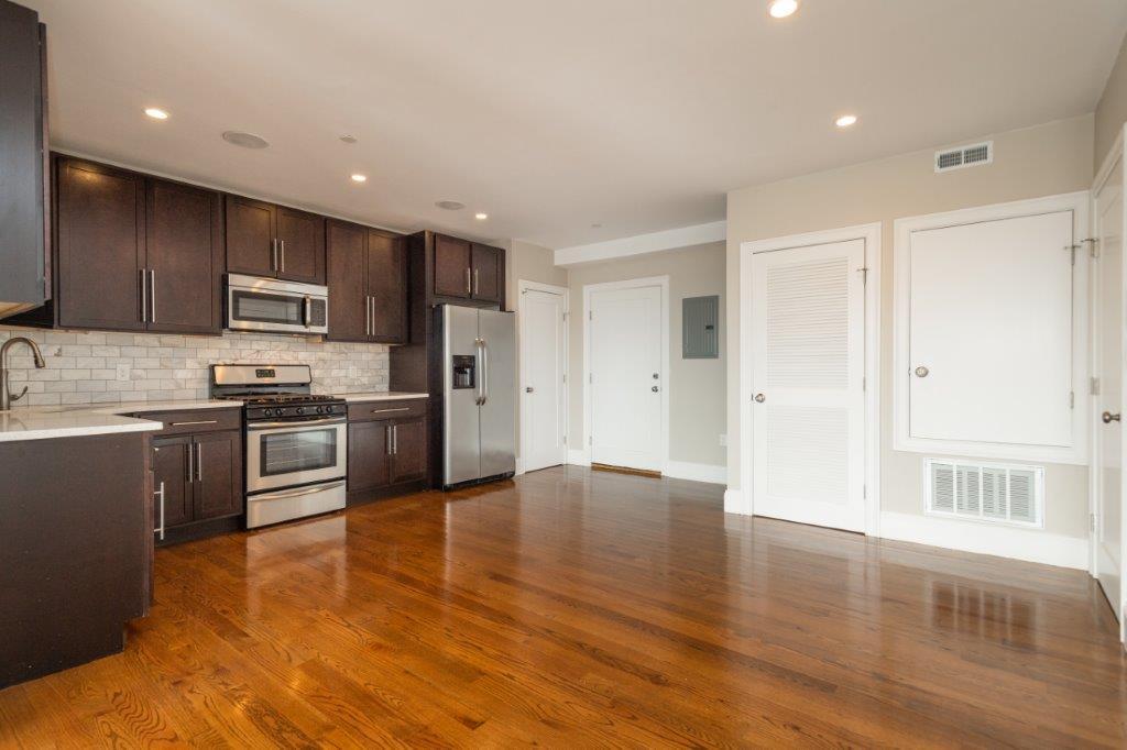 Building Photo - 309 D St