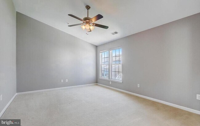 Building Photo - 1709 Hayle Dr