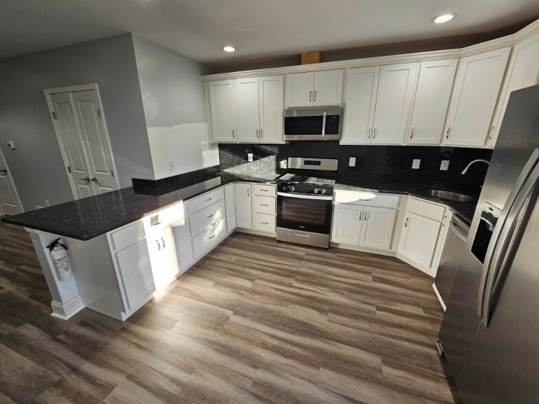 Building Photo - 108 Poplar St
