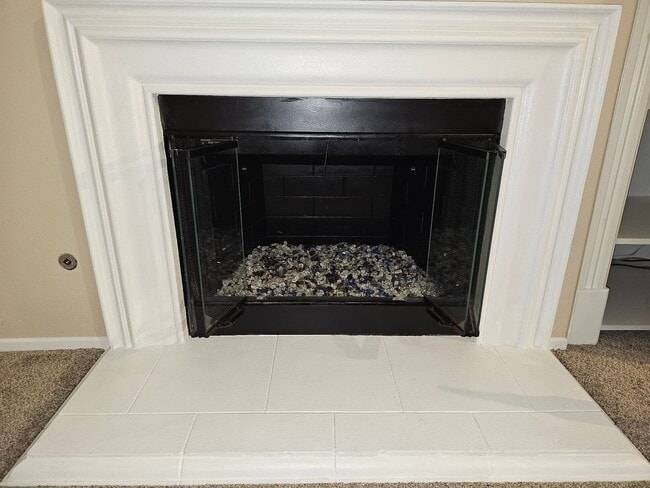 Building Photo - PICTURE PERFECT!  3 BR/3 BA END UNIT CONDO with DIRECT ACCESS 2 CAR GARAGE