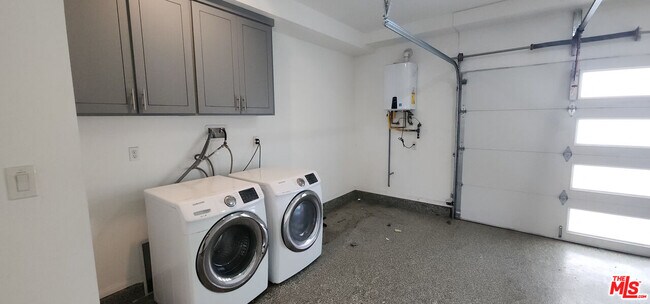 Building Photo - 5731 Klump Ave