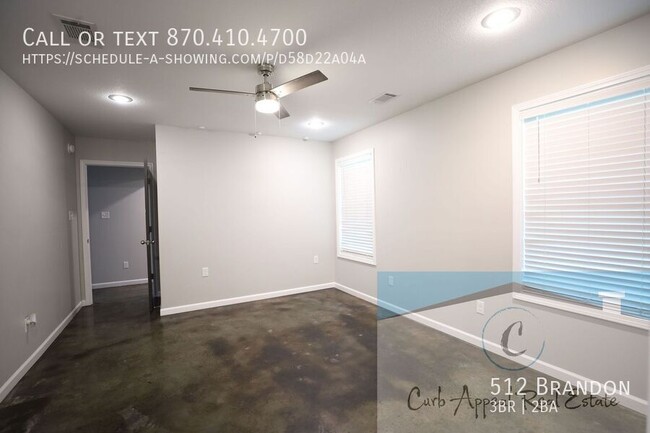 Building Photo - Move in special $800!!  Beautiful 3 bed / ...