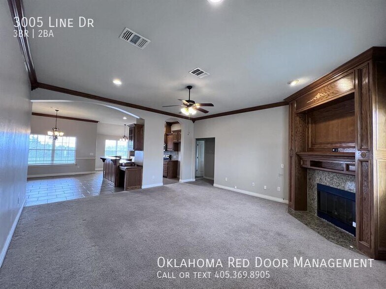 Building Photo - 3005 Line Dr