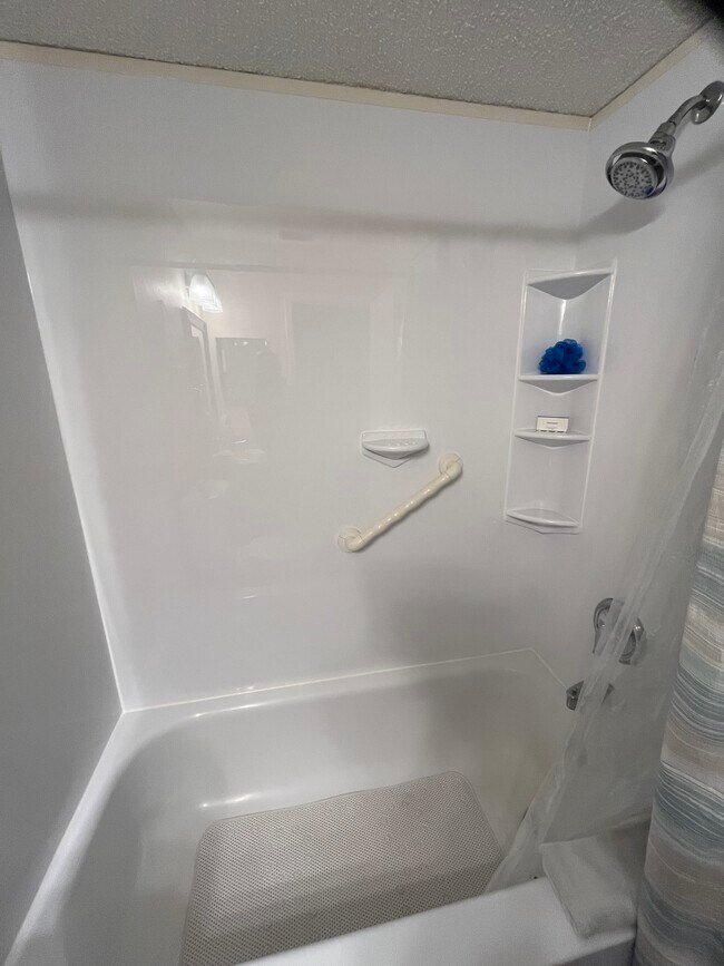 Building Photo - 4022 Davit Dr