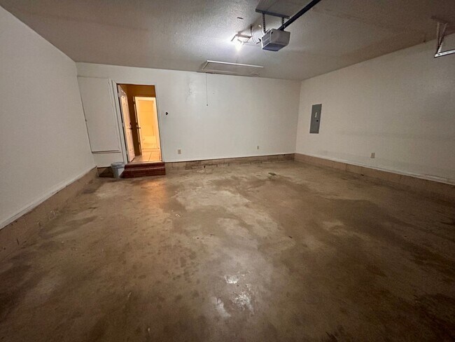 Building Photo - Cozy 3 Bedroom/2 Bathroom Home for Rent in...