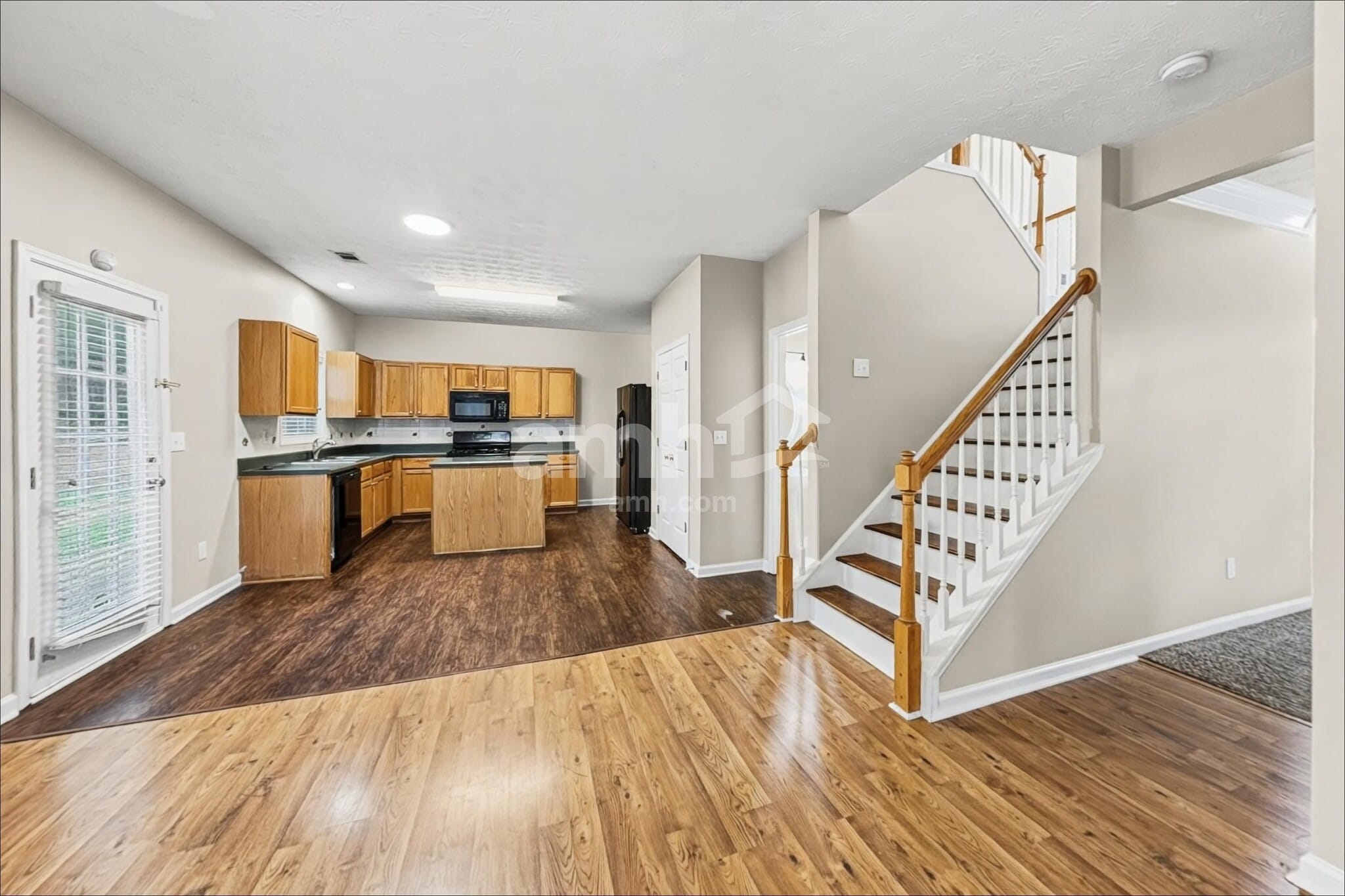 Building Photo - 834 Glen Abbey Dr