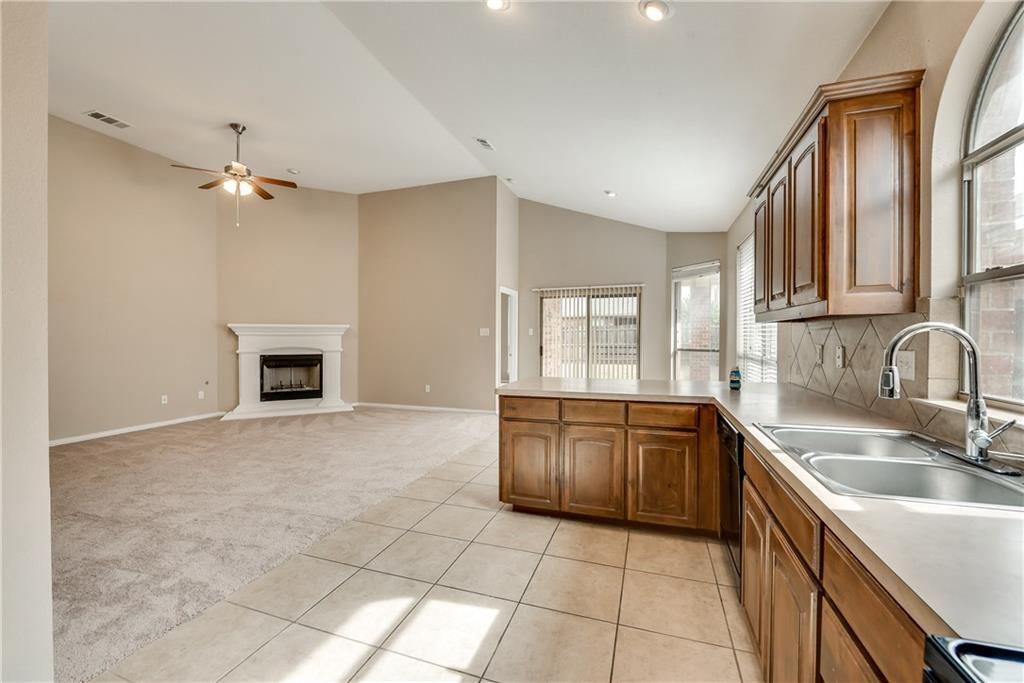 Kitchen - 2716 Twinflower Dr
