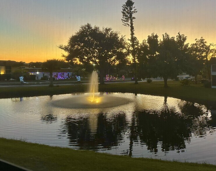 Building Photo - 12 Quails Run Blvd