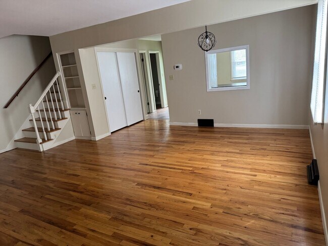 Building Photo - 4763-4765 Nugent Dr