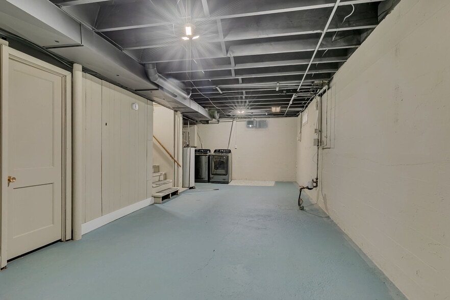 Building Photo - 355 Central Ave N