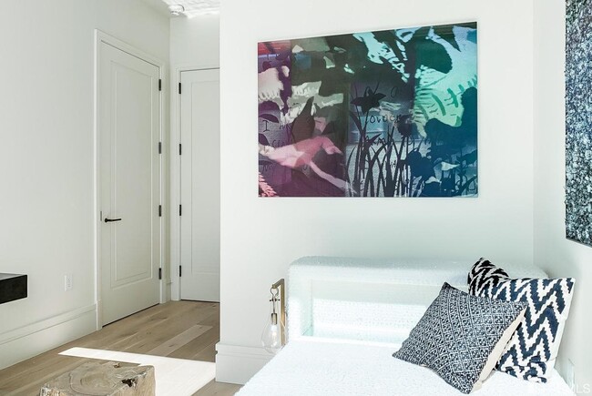 Building Photo - 288 Pacific Ave