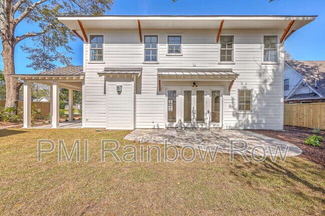 Building Photo - 755 Adluh St