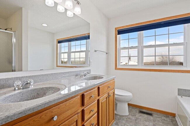 Building Photo - 7601 Elm Grove Cir