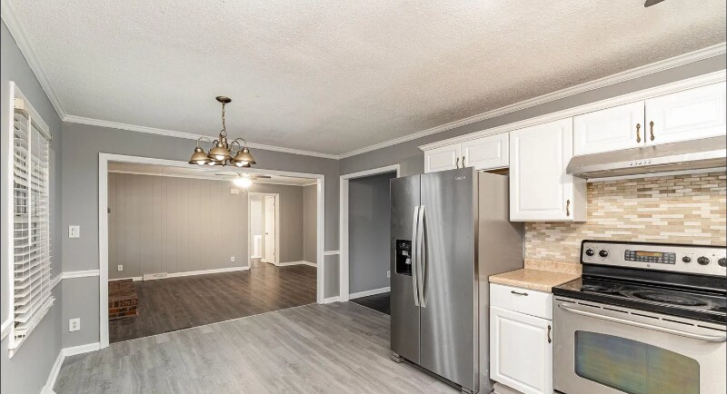 Building Photo - 4815 Carriage Dr Cir