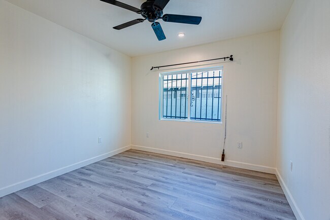 Building Photo - 603 W 49th St