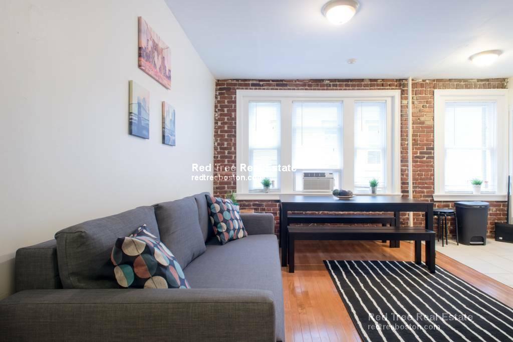 Building Photo - 240 Kelton St