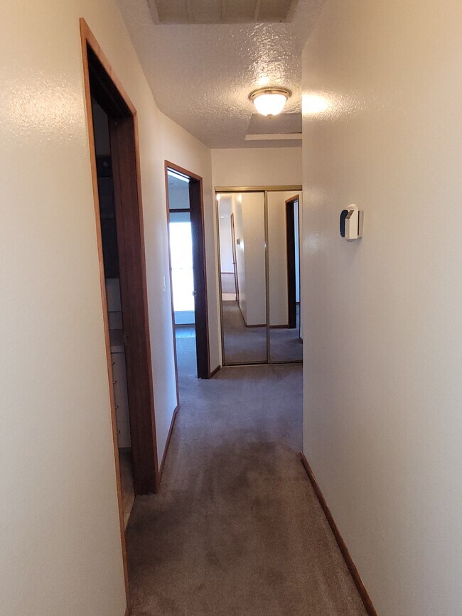 upstairs hallway - 5095 SW 163rd Ave