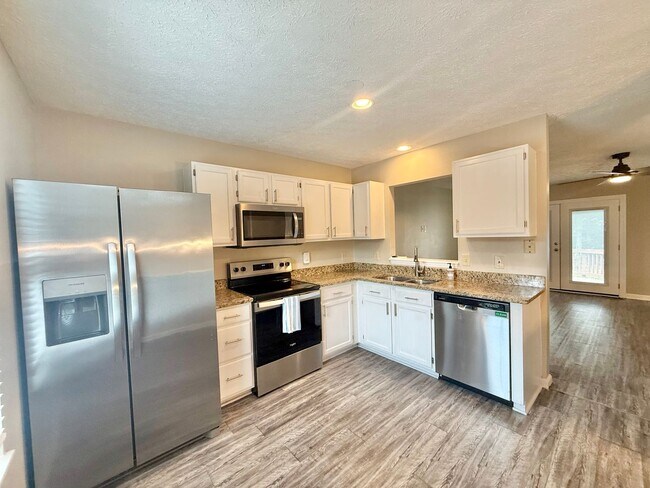 Building Photo - 3610 Rawdon Dr