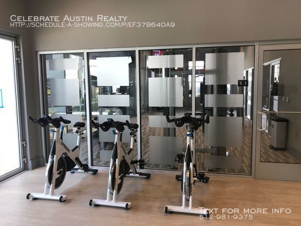 Building Photo - Bell Southpark