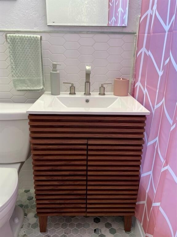 Building Photo - 2611 NE 20th St