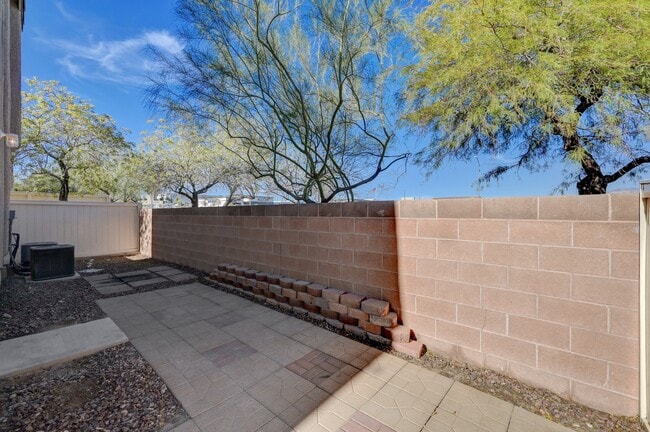 Building Photo - 9065 Diamond Bridge Ave