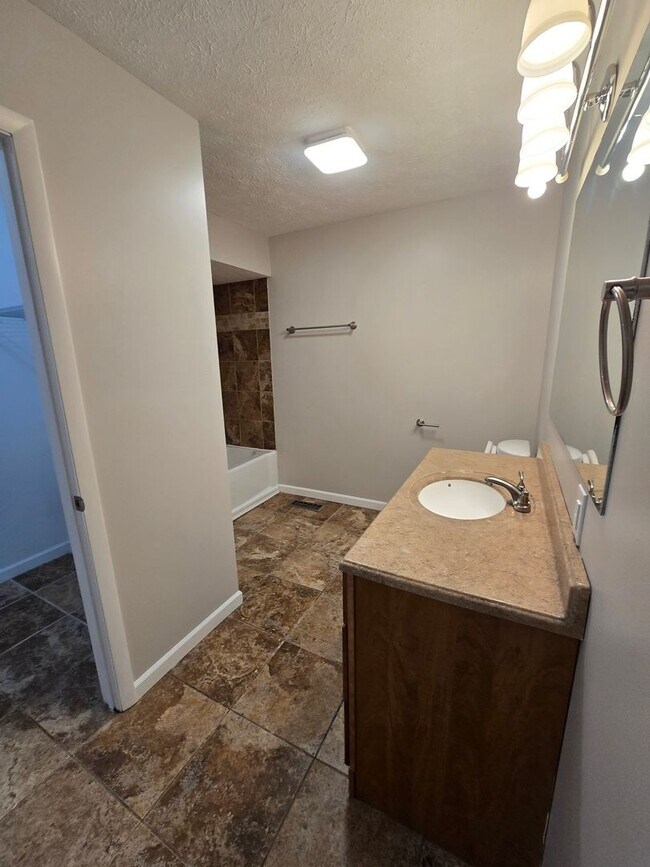 Building Photo - Southport Three Bedroom Home Near US 31 & Stop 12 Rd