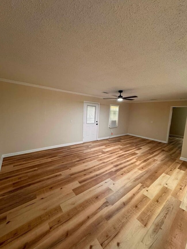Building Photo - 464 McDilda Dr