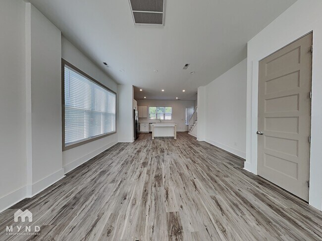 Building Photo - 1411 Walton Rd