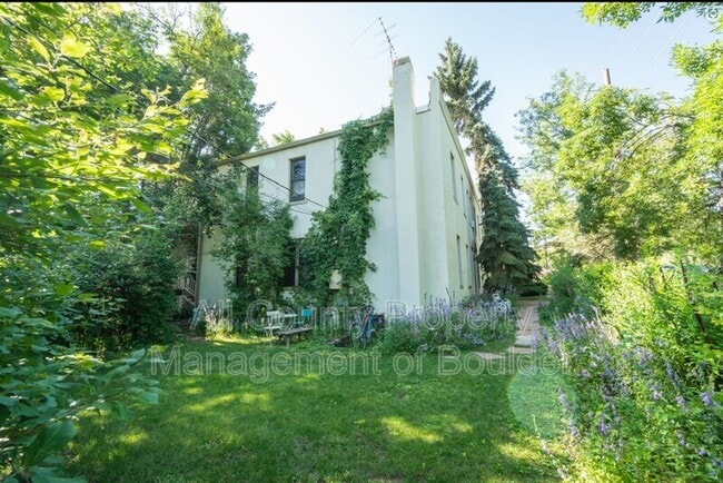 Building Photo - 2408 8th St