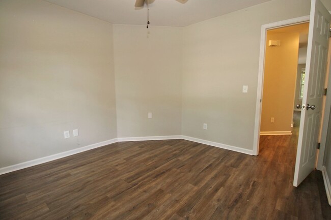 Building Photo - PRE-LEASING FOR 2025! 3 Bedroom, 2 Bath in...