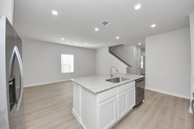 Building Photo - 473 Shoreview Dr