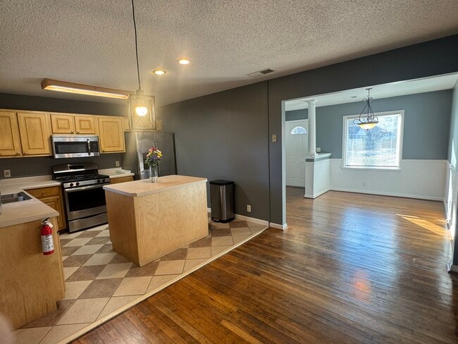 Building Photo - 1256 N 9th St