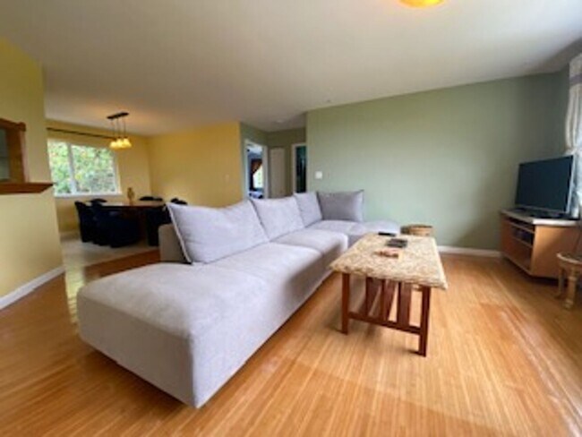 Building Photo - Fully Furnished Turn-Key 3 bd, 2 ba Ocean View Home In Hawi on 1 acre