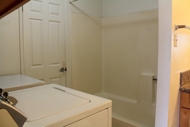 Building Photo - Kuola @ Waipio