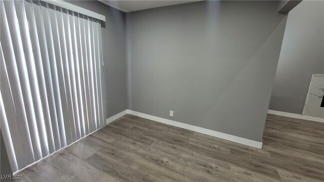 Building Photo - 2600 Sidonia Ave