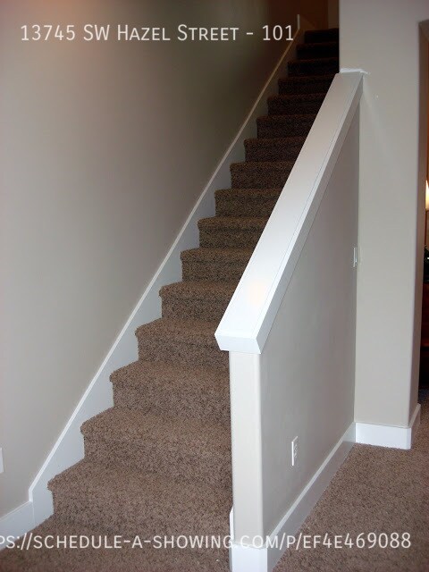 Building Photo - 3BDRM 2.5BTH Condo End Unit, garage, gas F...