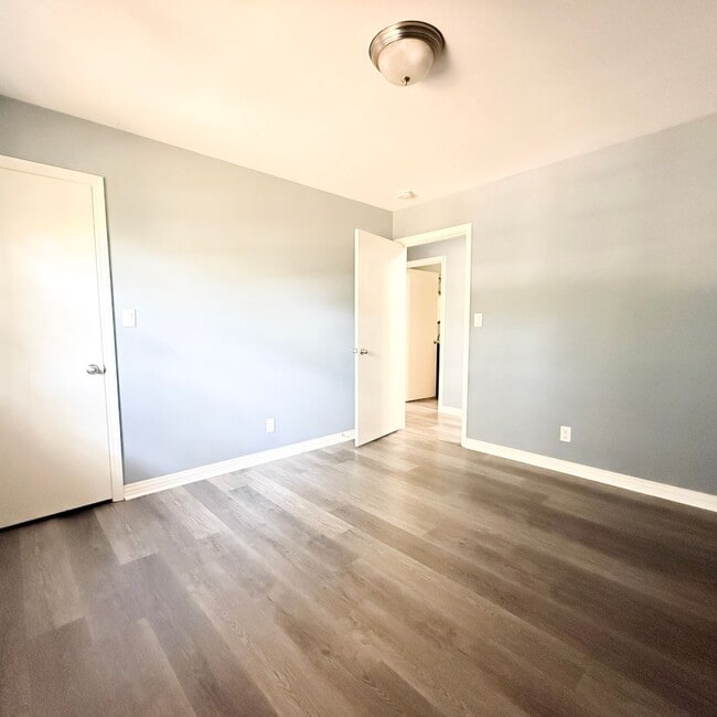 Building Photo - Updated 3-Bedroom with Bonus Room, Deck & Screened-In Porch