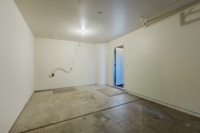 Building Photo - 21 W Golf Pl