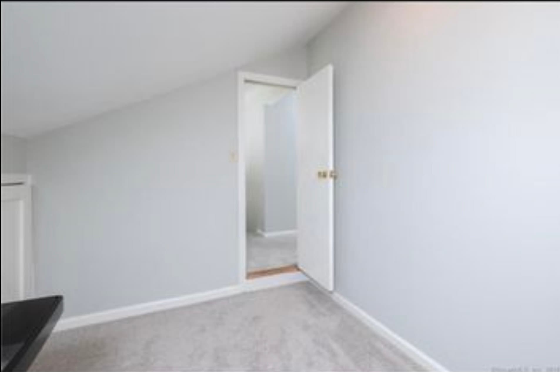 Building Photo - 705 Lake Ave