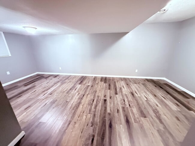 Building Photo - 6109 Richmond Ave