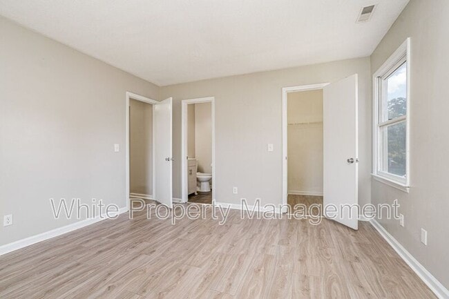 Building Photo - 6165 Meadow Rose Ln