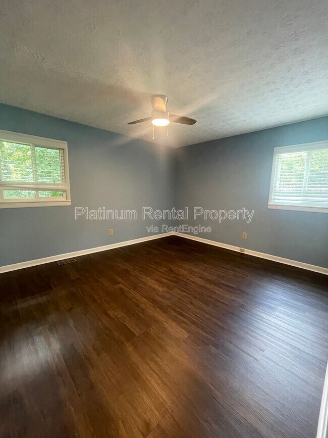 Building Photo - 2564 Timberly Dr SE