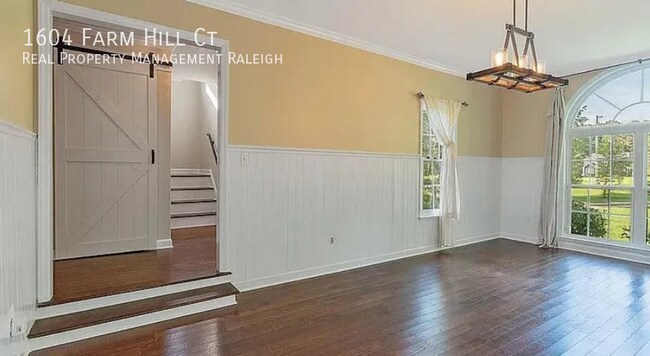 Building Photo - 1604 Farm Hill Ct