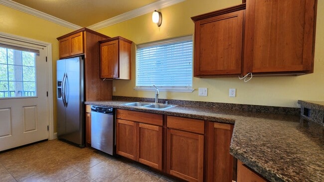 Building Photo - Elegant Stephens Pointe Condominiums