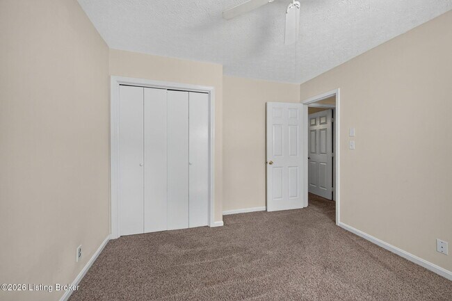 Building Photo - 6705 Robin Rd
