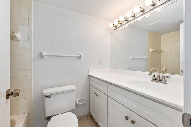 Building Photo - 2232 Bahia Vista St