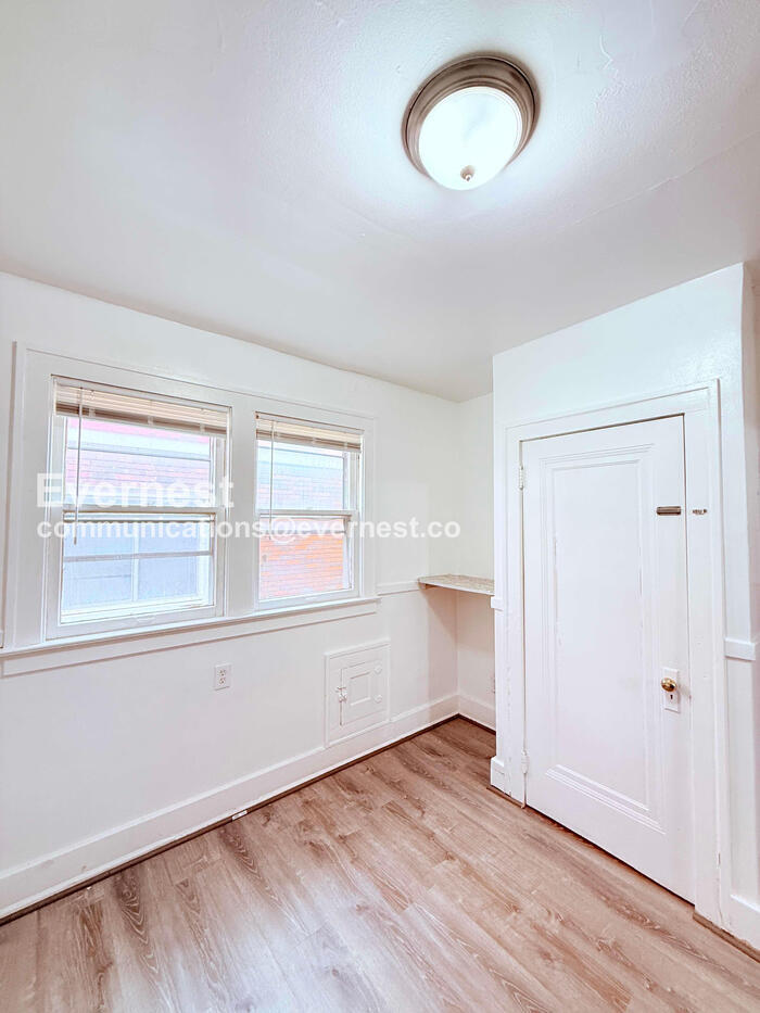 Building Photo - 13523 Santa Rosa Dr