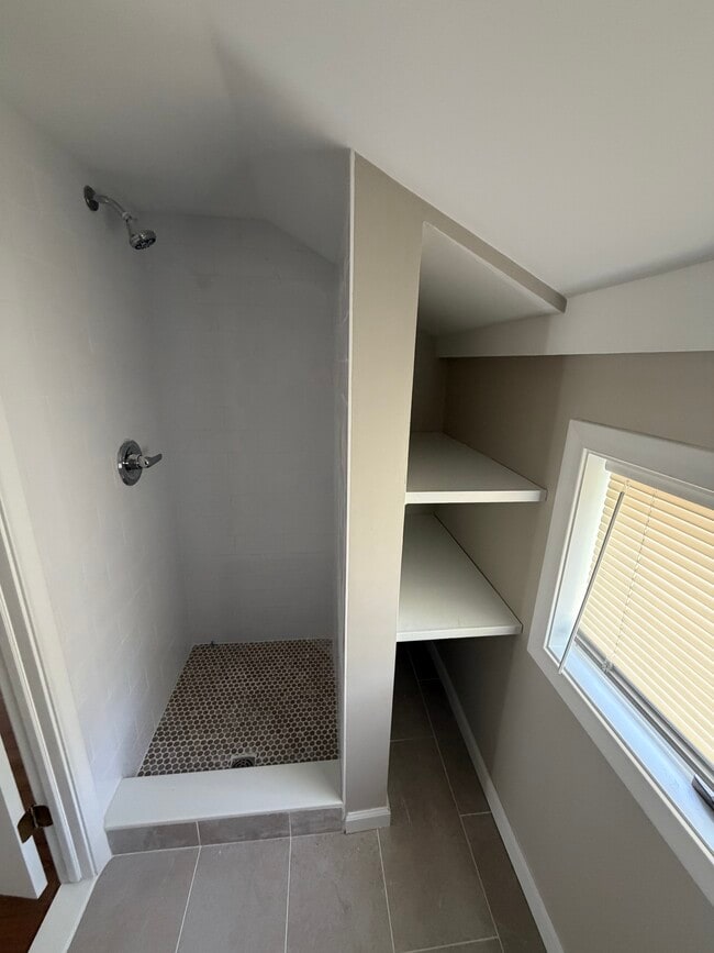 Building Photo - 45 Locust St