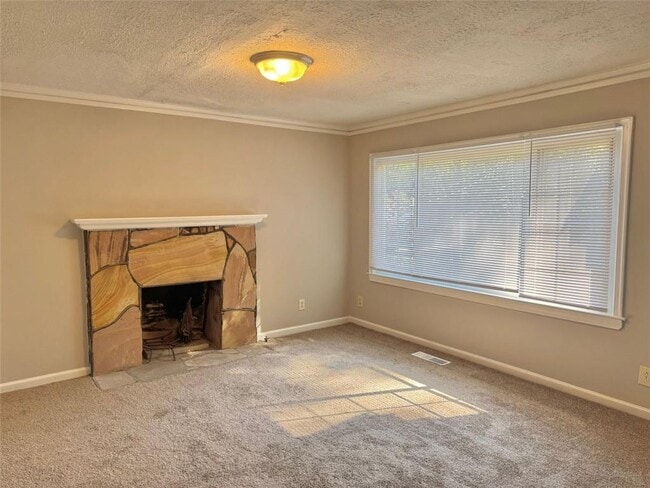 Building Photo - 1589 Pinehurst Dr SW