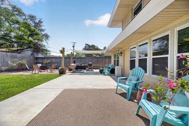 Building Photo - 609 Peerman Pl